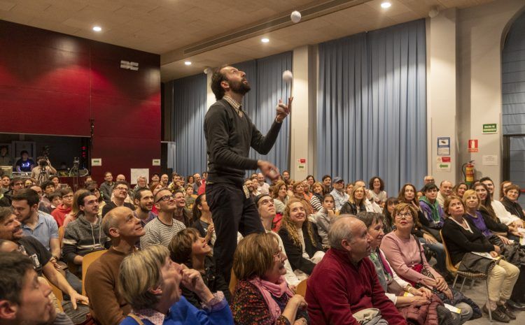  RUBE RECORRE ESPAÑA CON SU FÍSICA Y MALABARES